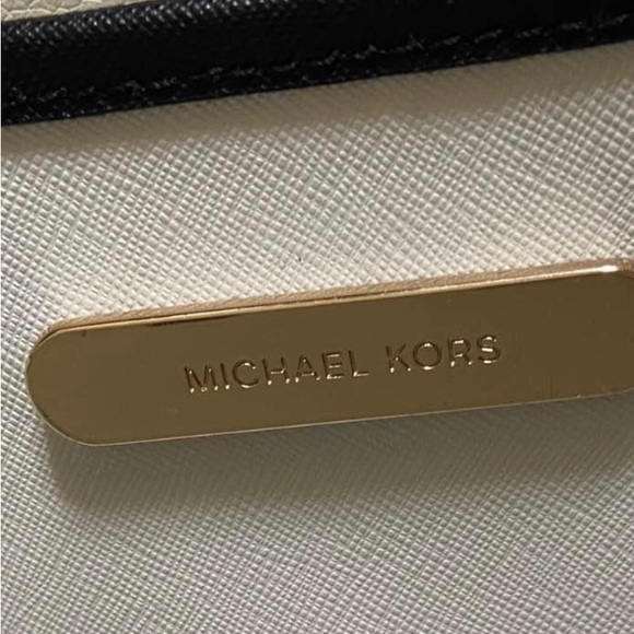 Michael Kors Saffiano Leather Large Jet set Tote bag in Black - Picture 6 of 6